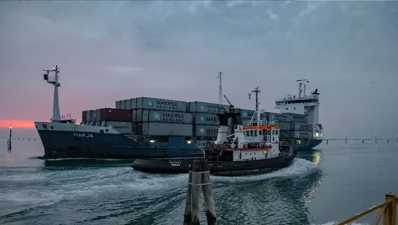 MARJA Container Ship IMO 9113721 photo 7