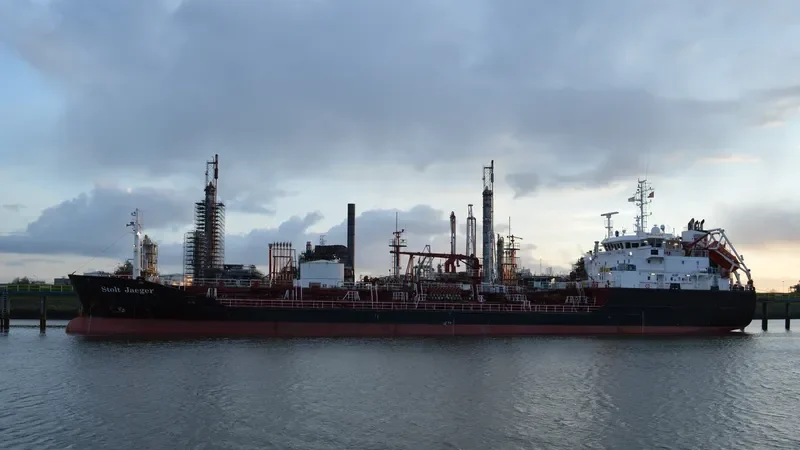 STOLT JAEGER Tanker IMO 9114775 photo 3