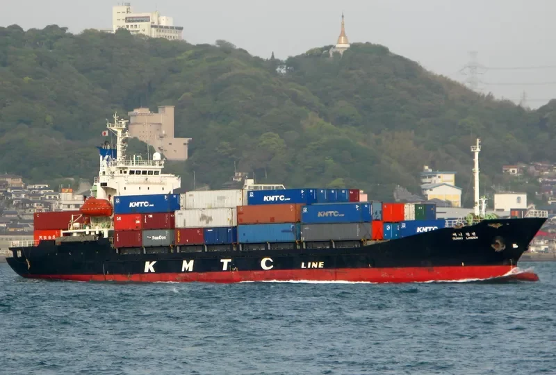SUNNY LINDEN Container Ship IMO 9115779 photo 9