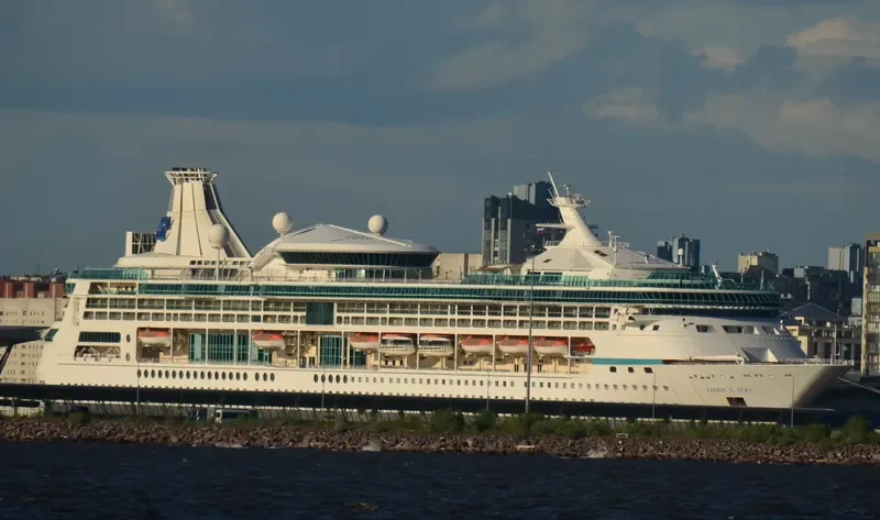 VISION OF THE SEAS Passenger Ship IMO 9116876 photo 3