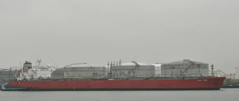 KARADENIZ POWERSHIP EROL BEY Tanker IMO 9116955 photo 3