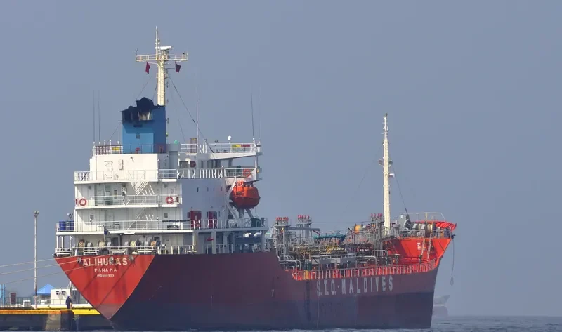 ALIHURAS Tanker IMO 9118903 photo 5