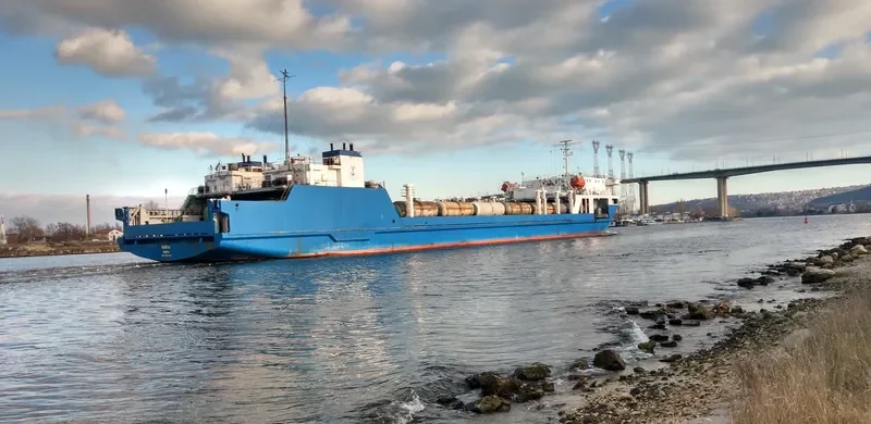 VARNA Ro-Ro IMO 9120384 photo 5