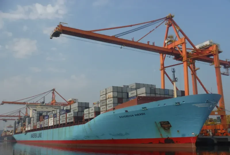 SOVEREIGN MAERSK Container Ship IMO 9120841 photo 2