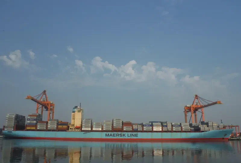 SOVEREIGN MAERSK Container Ship IMO 9120841 photo 3