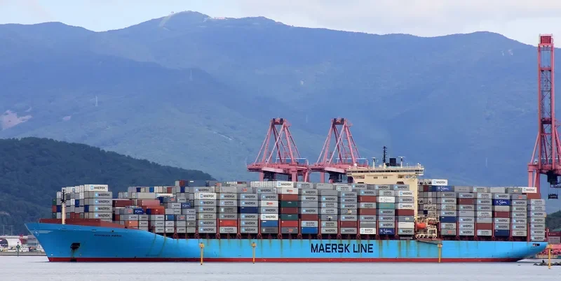 SOVEREIGN MAERSK Container Ship IMO 9120841 photo 9