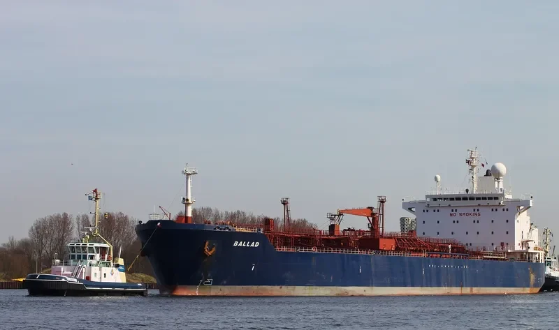 DEVREZ Tanker IMO 9120994 photo 3