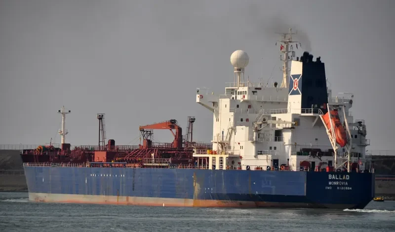 DEVREZ Tanker IMO 9120994 photo 7