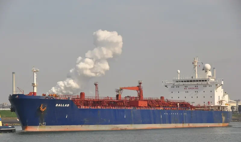 DEVREZ Tanker IMO 9120994 photo 8