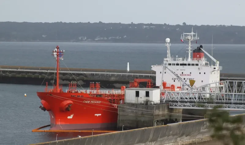 SWIFTCHEM Tanker IMO 9121754 photo 4