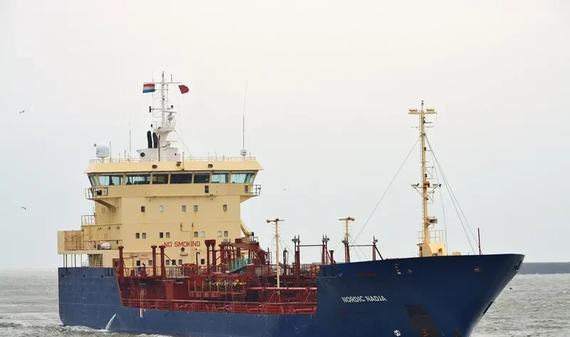 AYSE TELLI Tanker IMO 9122112 photo 2