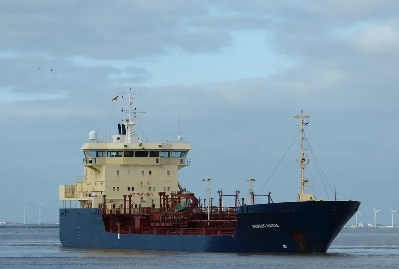 AYSE TELLI Tanker IMO 9122112 photo 8