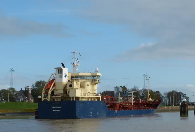AYSE TELLI Tanker IMO 9122112 photo 9