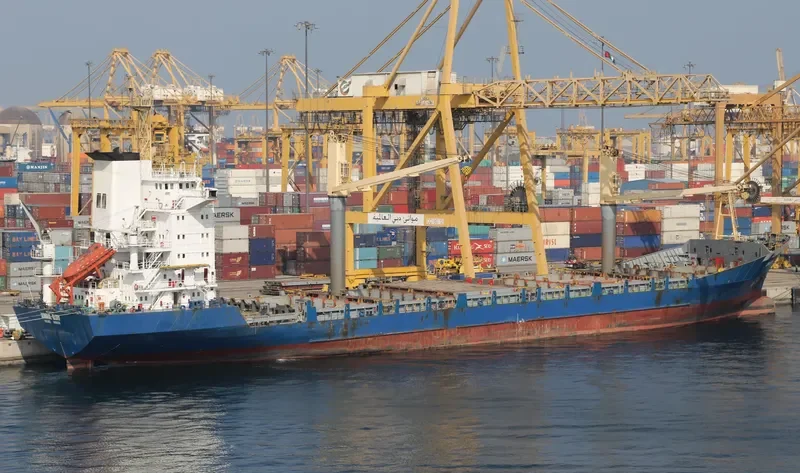 GLORY Container Ship IMO 9122461 photo 2