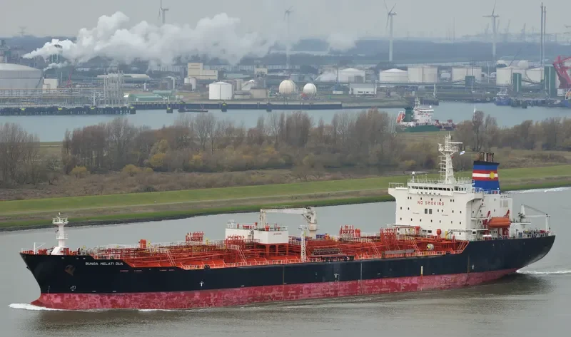 MELATI DUA Tanker IMO 9123661 photo 9