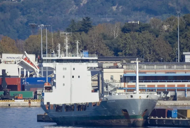 JAOHAR CHALLENGER Container Ship IMO 9123790 photo 5