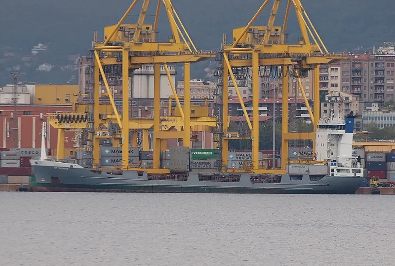 JAOHAR CHALLENGER Container Ship IMO 9123790 photo 9