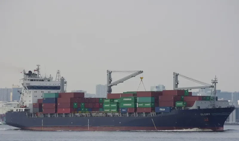 GLORY Container Ship IMO 9124378