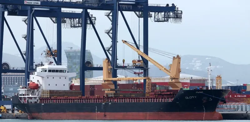 GLORY Container Ship IMO 9124378 photo 4
