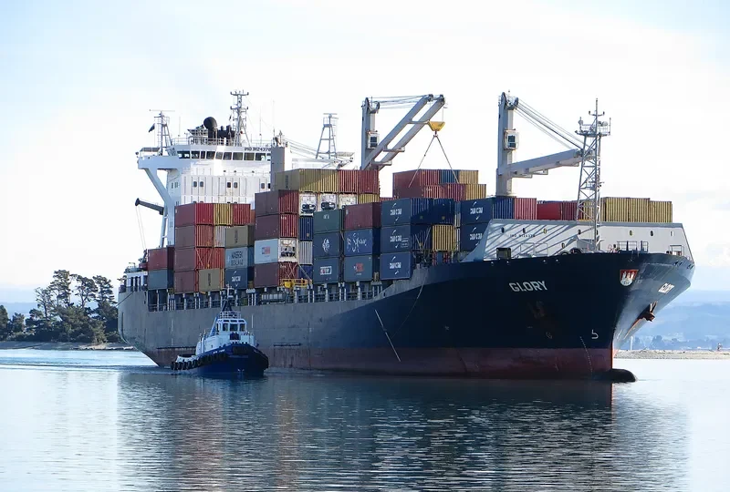 GLORY Container Ship IMO 9124378 photo 9
