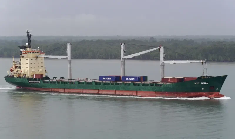 MTT TAWAU Container Ship IMO 9126869 photo 4