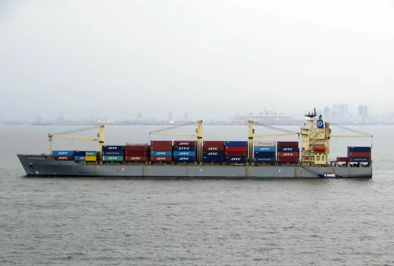 MERATUS JAVA Container Ship IMO 9128087 photo 4