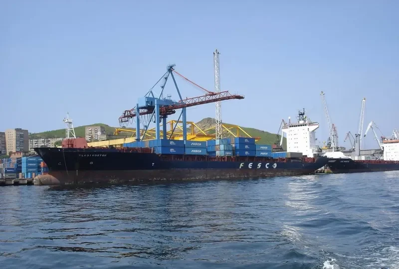 VLADIVOSTOK Container Ship IMO 9130145 photo 8