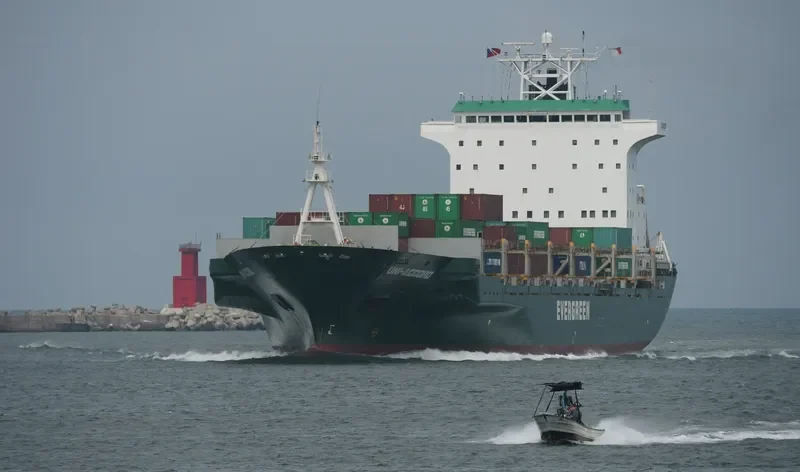 UNI ACCORD Container Ship IMO 9130535 photo 9