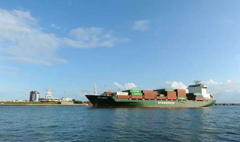 UNI ARDENT Container Ship IMO 9130561 photo 7
