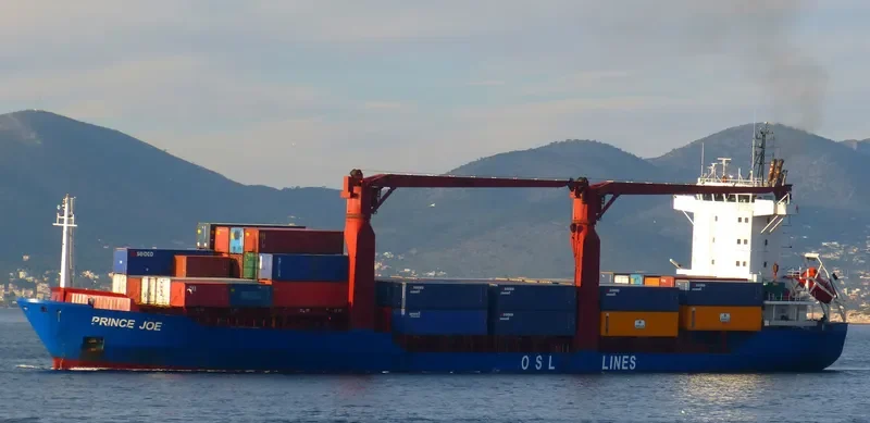 CAPTAIN JOY Container Ship IMO 9130901 photo 9