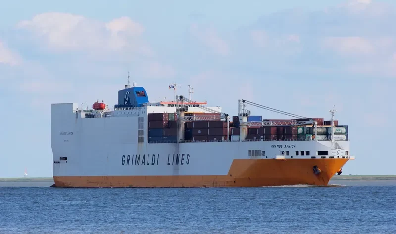 GRANDE AFRICA Ro-Ro IMO 9130949 photo 2