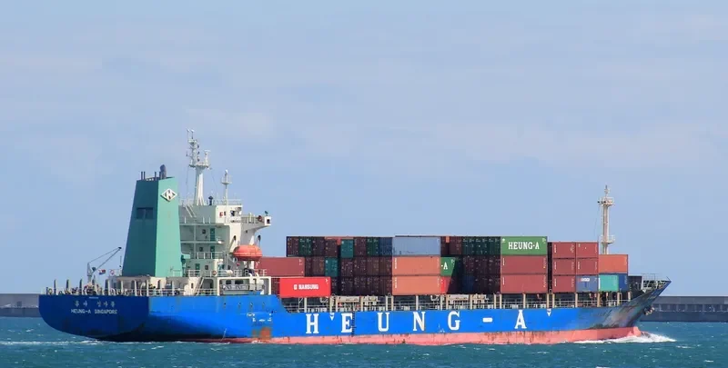 HEUNG A SINGAPORE Container Ship IMO 9131060 photo 2