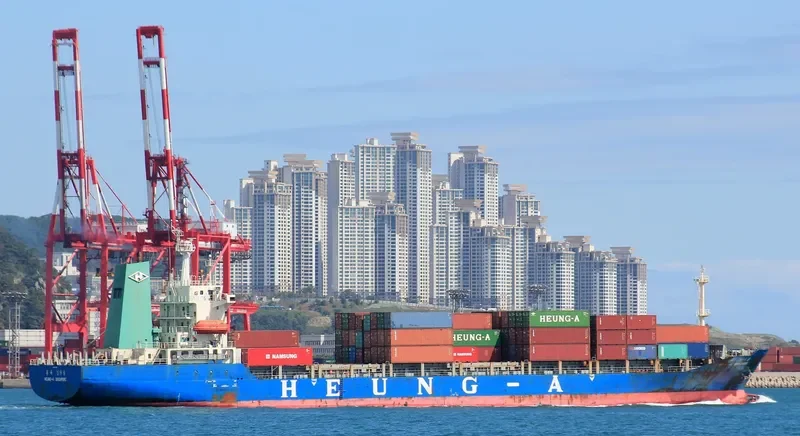 HEUNG A SINGAPORE Container Ship IMO 9131060 photo 4