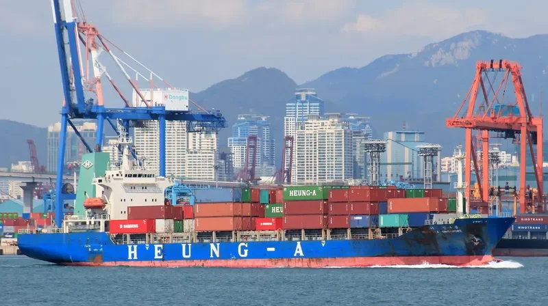 HEUNG A SINGAPORE Container Ship IMO 9131060 photo 6