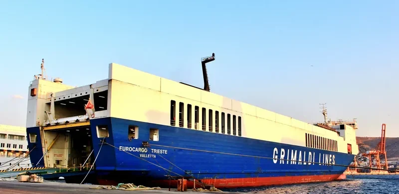 EUROCARGO TRIESTE Ro-Ro IMO 9131515 photo 3