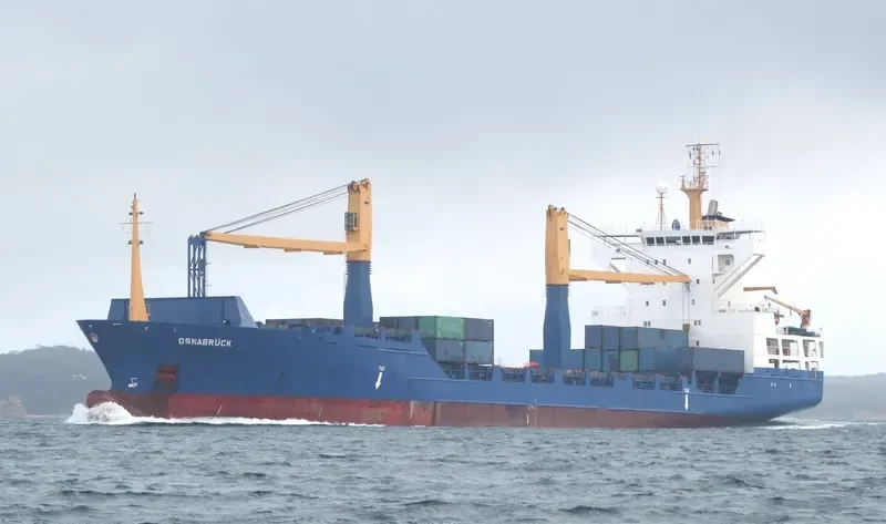 MERATUS BATAM Container Ship IMO 9131814 photo 2