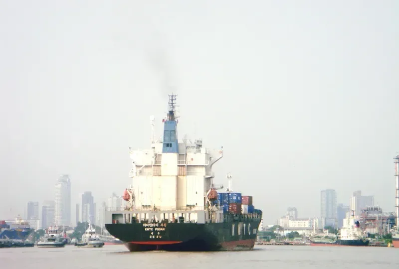 KMTC PUSAN Container Ship IMO 9131852 photo 4