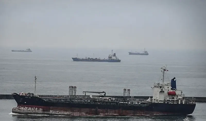 DIAMOND 8 Tanker IMO 9132612 photo 4