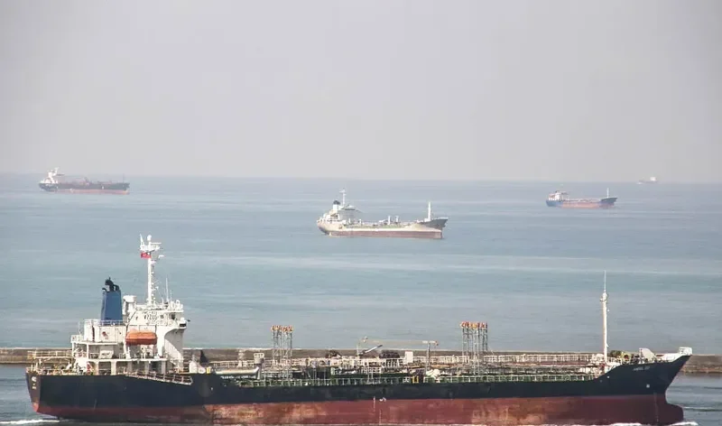 DIAMOND 8 Tanker IMO 9132612 photo 5
