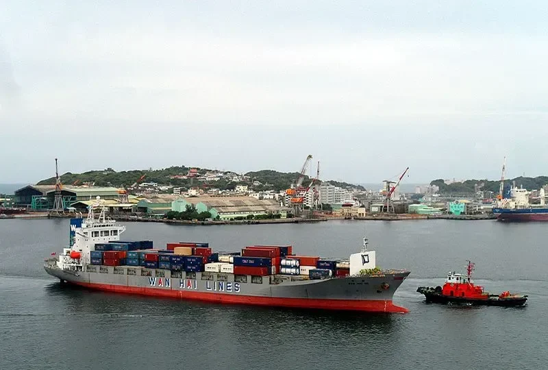WAN HAI 161 Container Ship IMO 9132894 photo 9