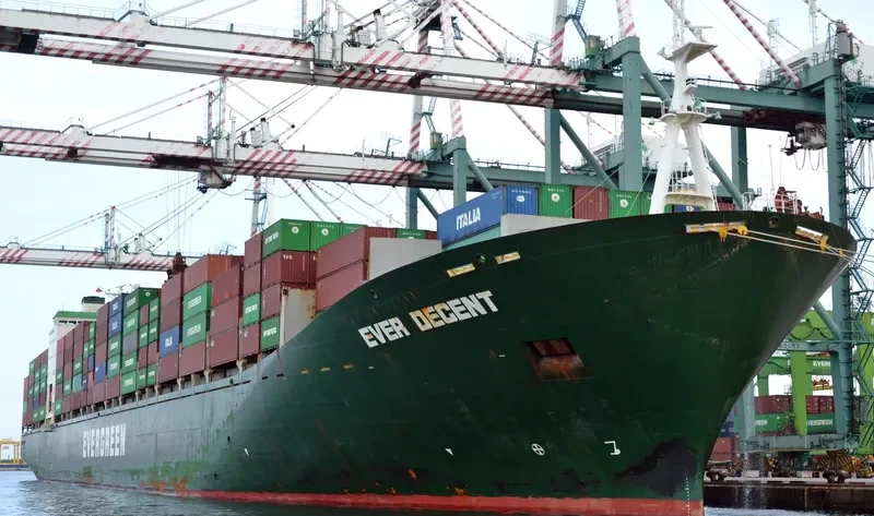EVER DECENT Container Ship IMO 9134244 photo 3