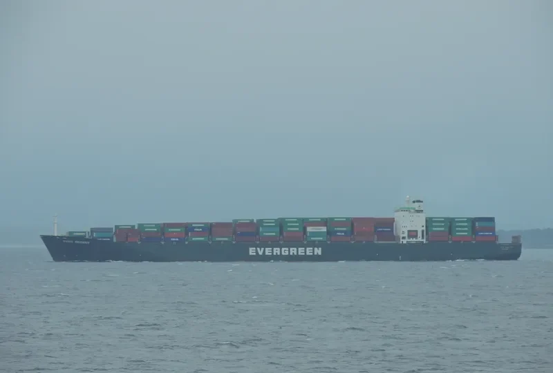 EVER DECENT Container Ship IMO 9134244 photo 4