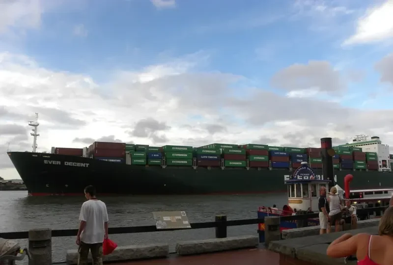 EVER DECENT Container Ship IMO 9134244 photo 5