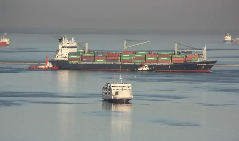 CHAMPION Container Ship IMO 9134610 photo 7