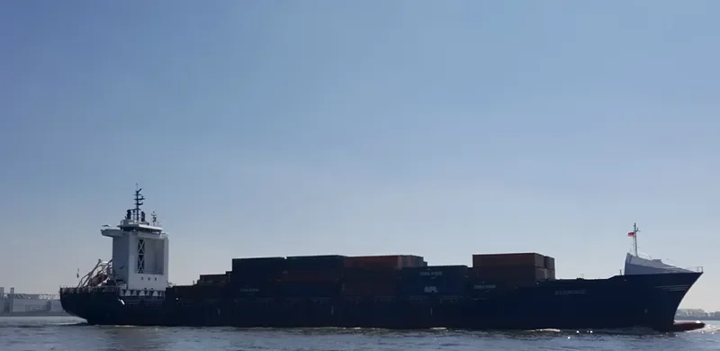 NIIGATA TRADER Container Ship IMO 9136230 photo 9