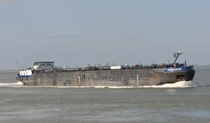 VON HUMBOLDT Tanker IMO 9136395 photo 4