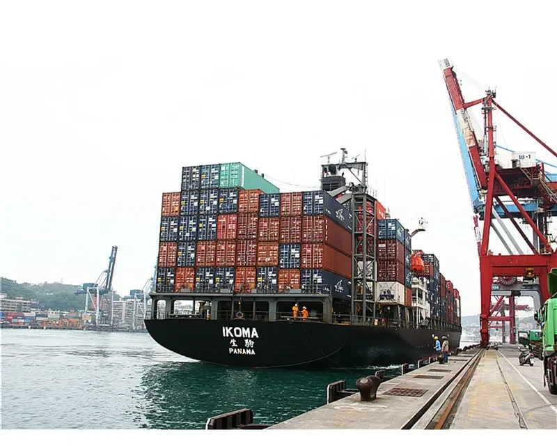 SSL MUMBAI Container Ship IMO 9137545 photo 3