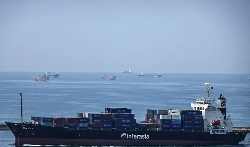 IAL 001 Container Ship IMO 9140061 photo 2