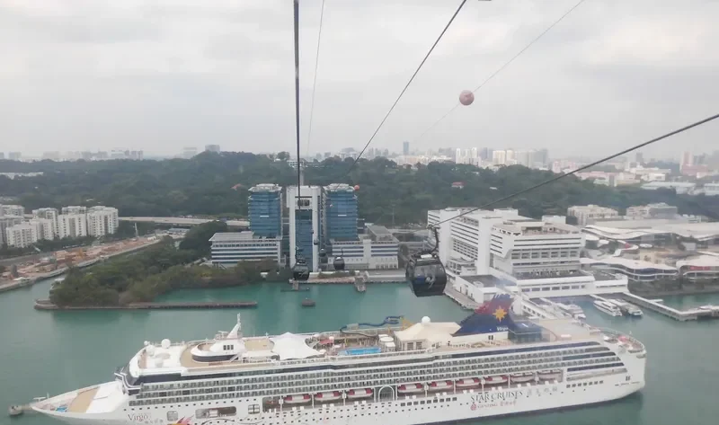 EXPLORER DREAM Passenger Ship IMO 9141077 photo 5