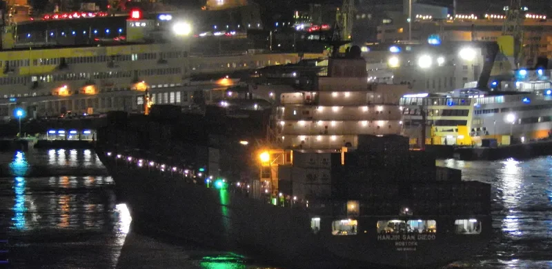 SAN DIEGO Container Ship IMO 9141302 photo 10